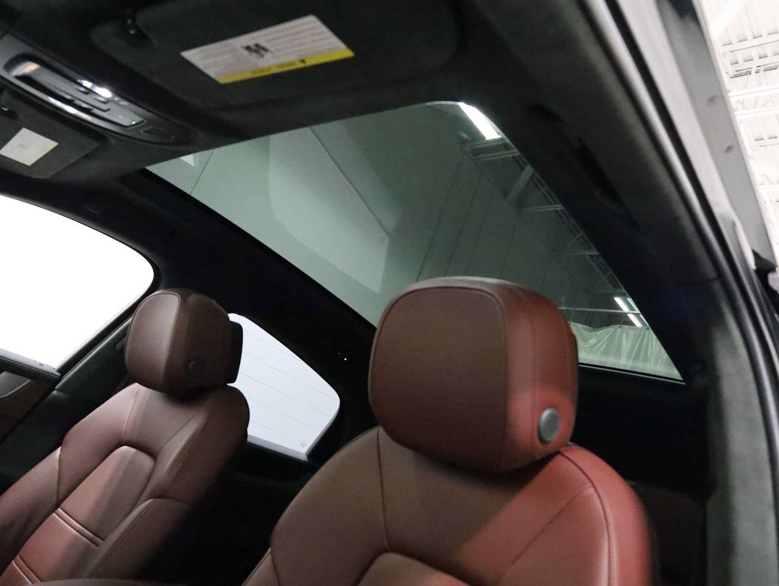 Certified 2024 Porsche Cayenne Turbo AWD/4WD image 20
