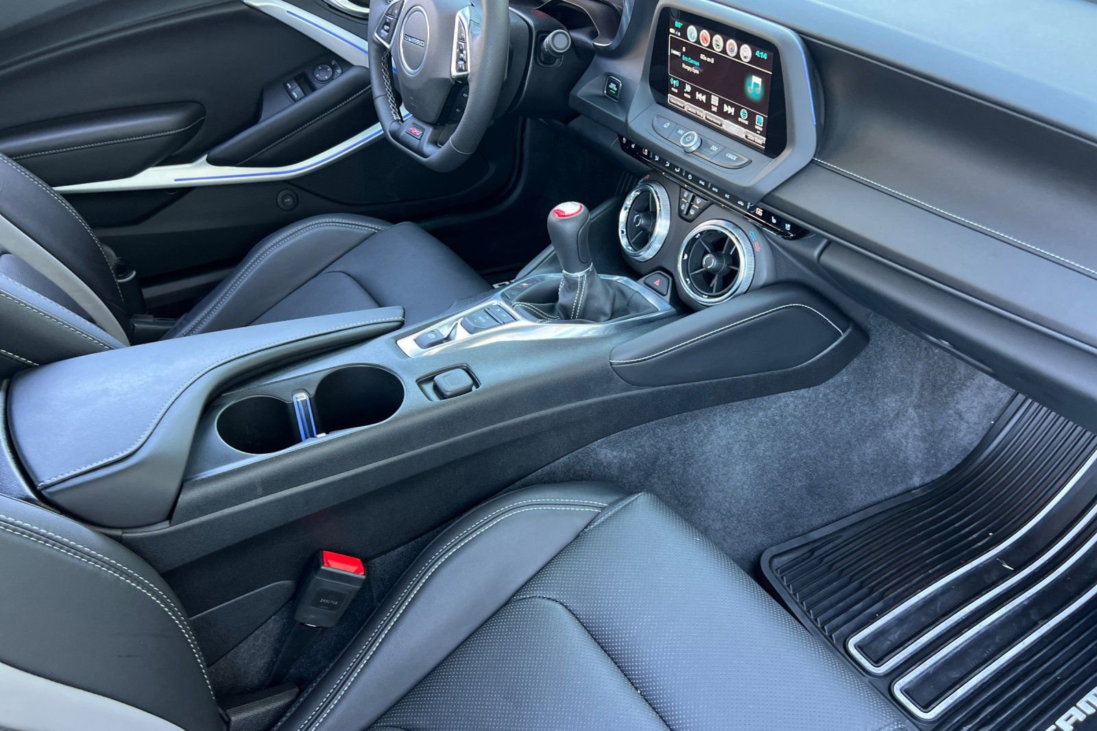Used 2018 Chevrolet Camaro SS RWD image 19