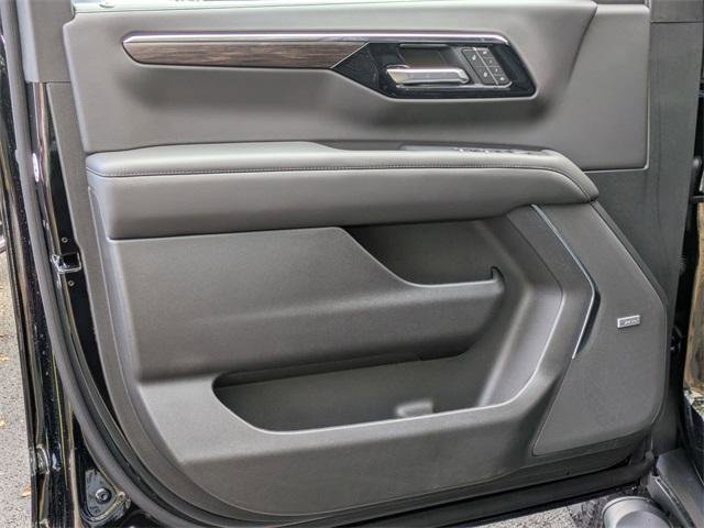 New 2026 Chevrolet Suburban Z71 w/ Comfort Package image 12