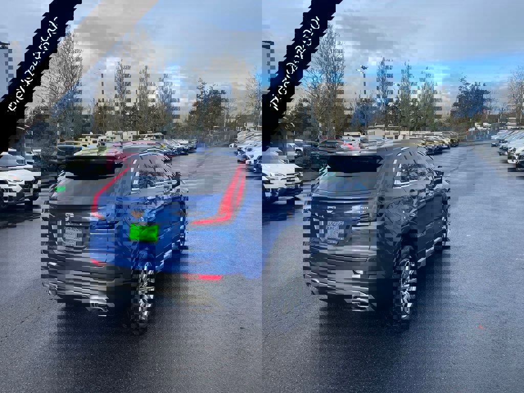 Used 2022 Cadillac XT4 Premium Luxury w/ Safety Alert Package image 4