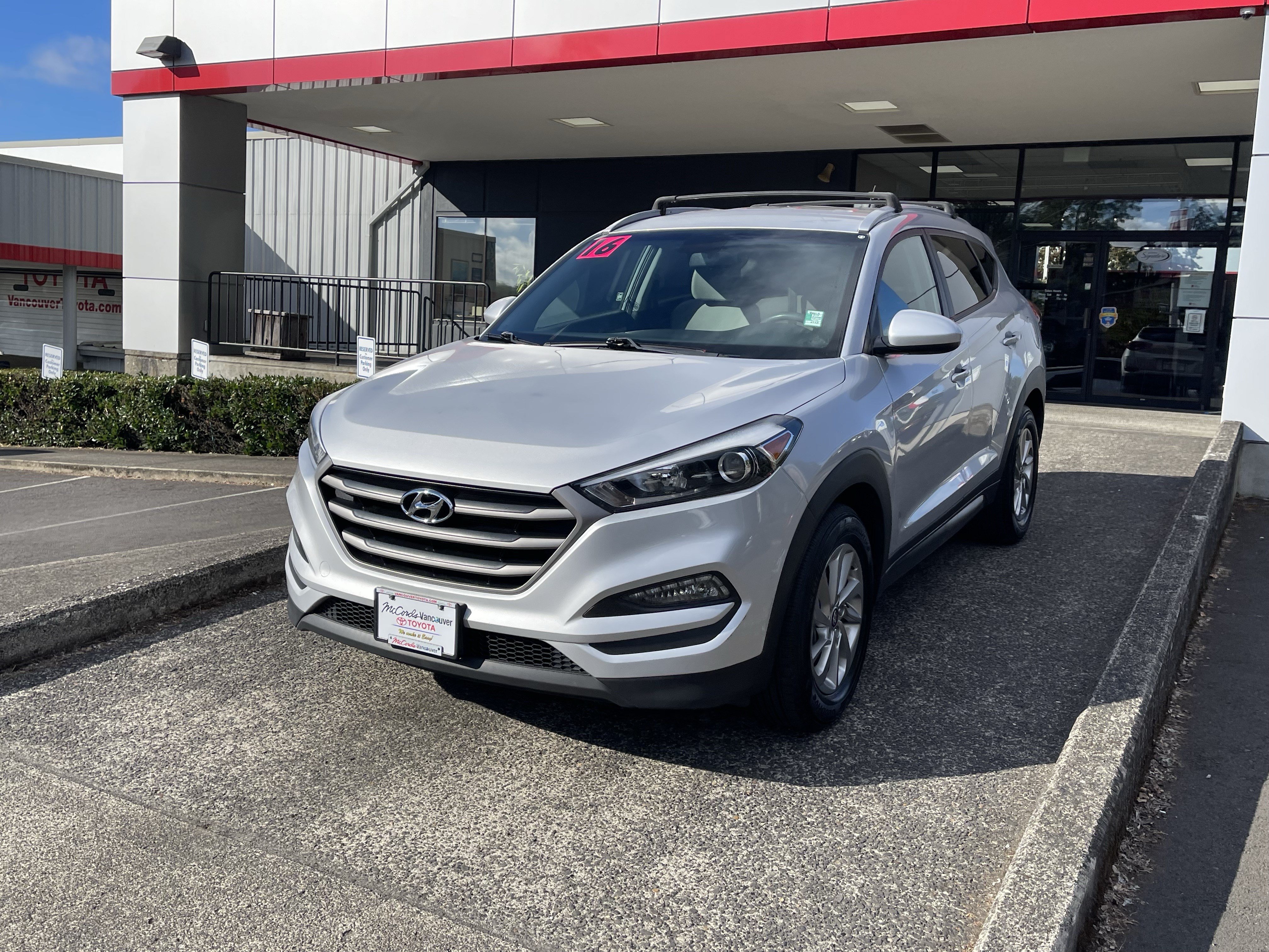 Used 2016 Hyundai Tucson SE w/ Option Group 02 FWD image 3