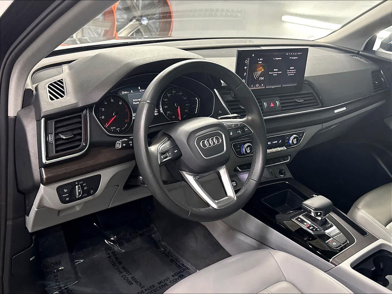 Used 2023 Audi Q5 2.0T Premium w/ Convenience Package AWD/4WD image 16