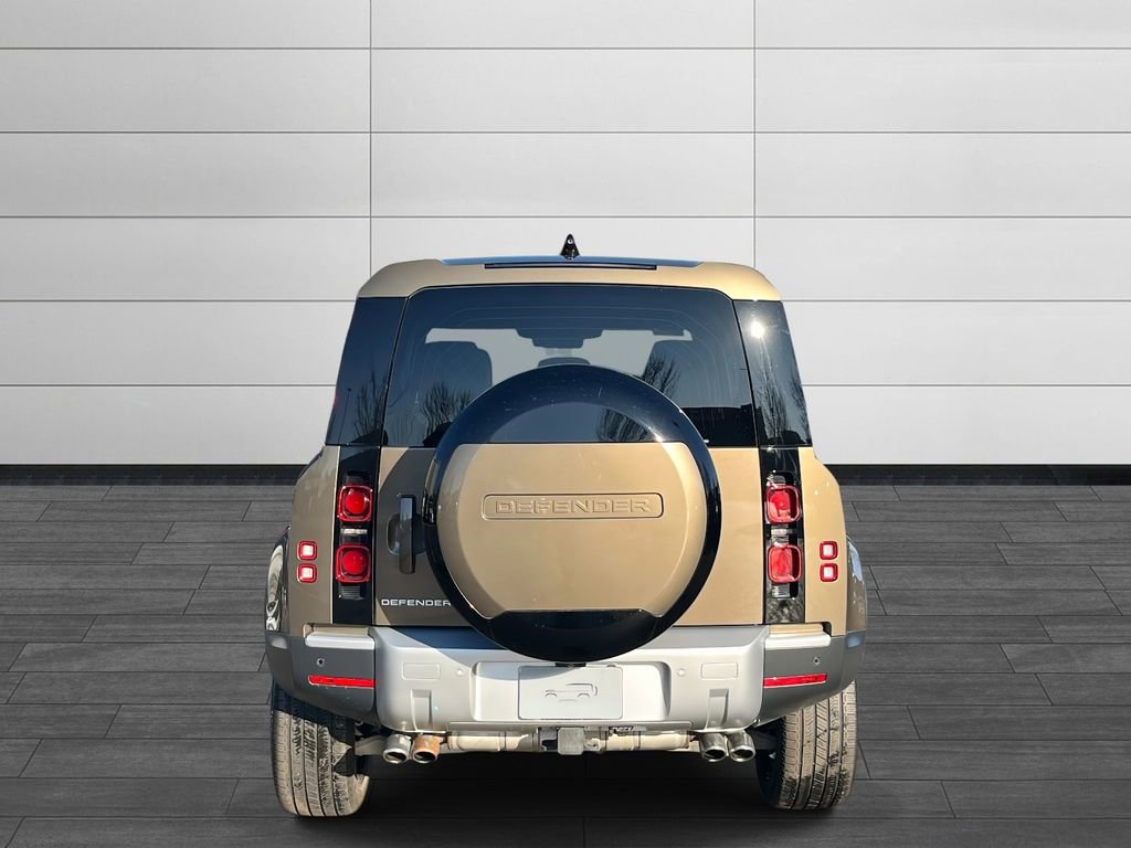 Certified 2024 Land Rover Defender 110 SE AWD/4WD image 4