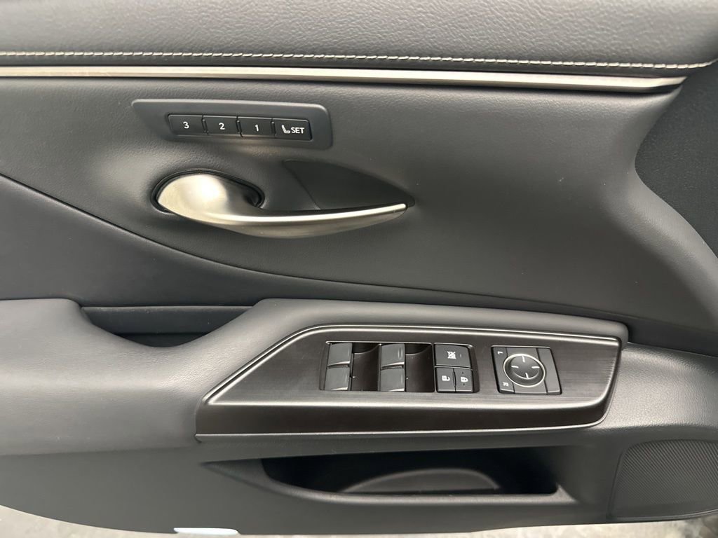 Used 2019 Lexus ES 350 w/ Premium Package image 24