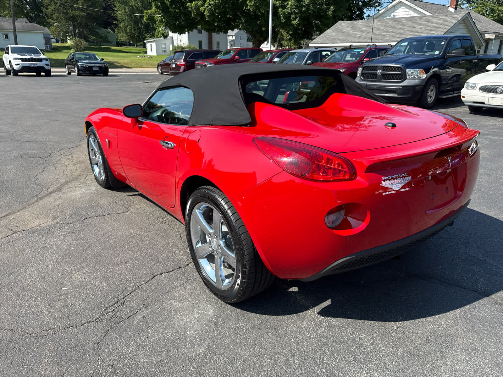 Used 2007 Pontiac Solstice Convertible w/ Premium Package RWD image 7
