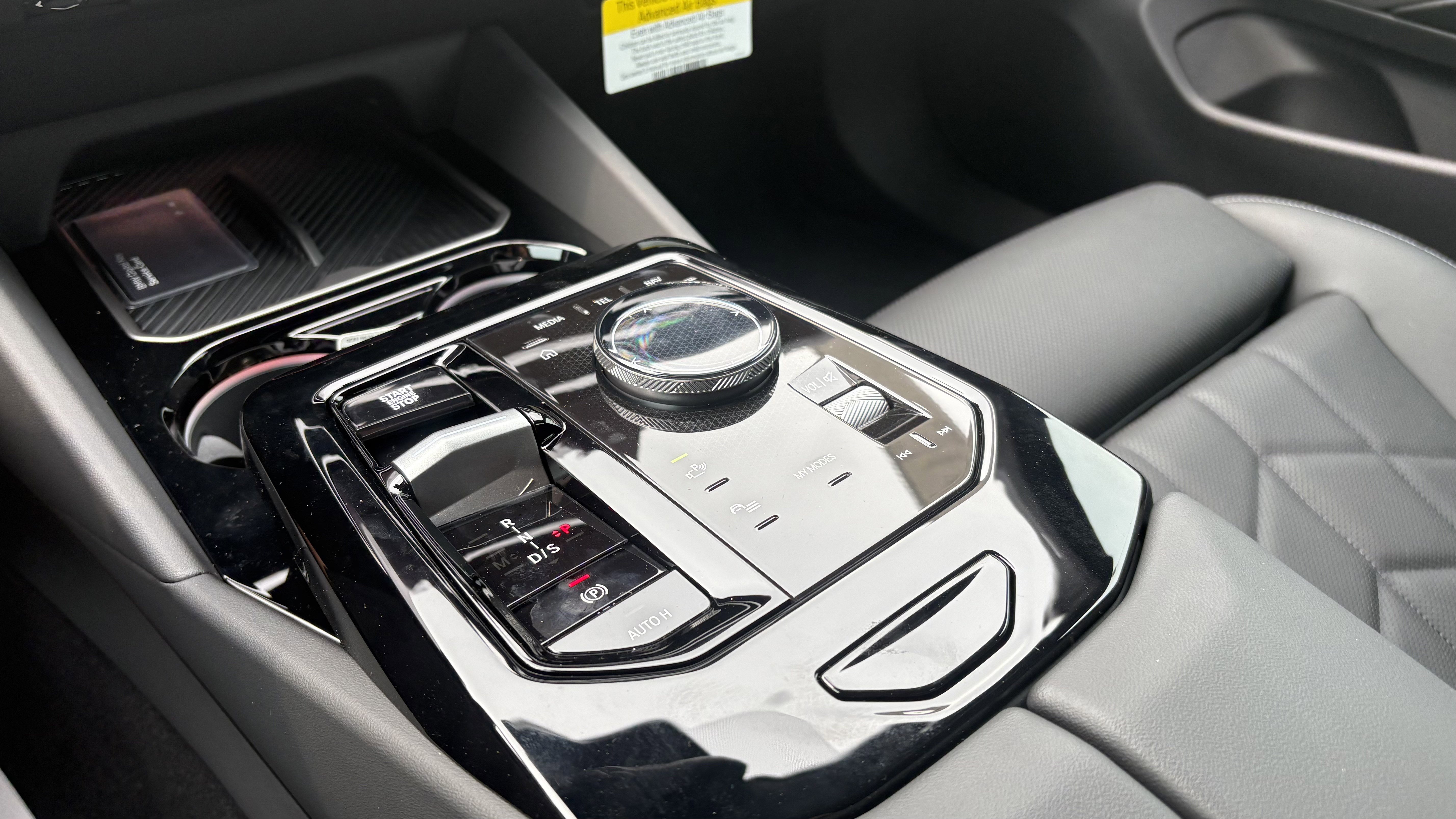 Used 2026 BMW 530i xDrive w/ M Sport Package image 25