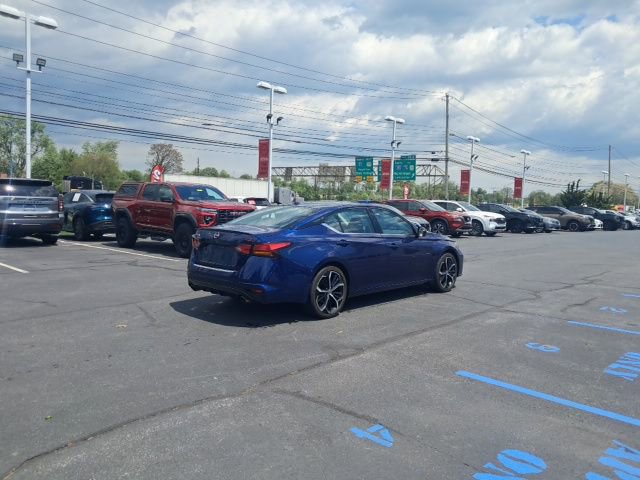 Certified 2023 Nissan Altima 2.5 SR FWD image 7