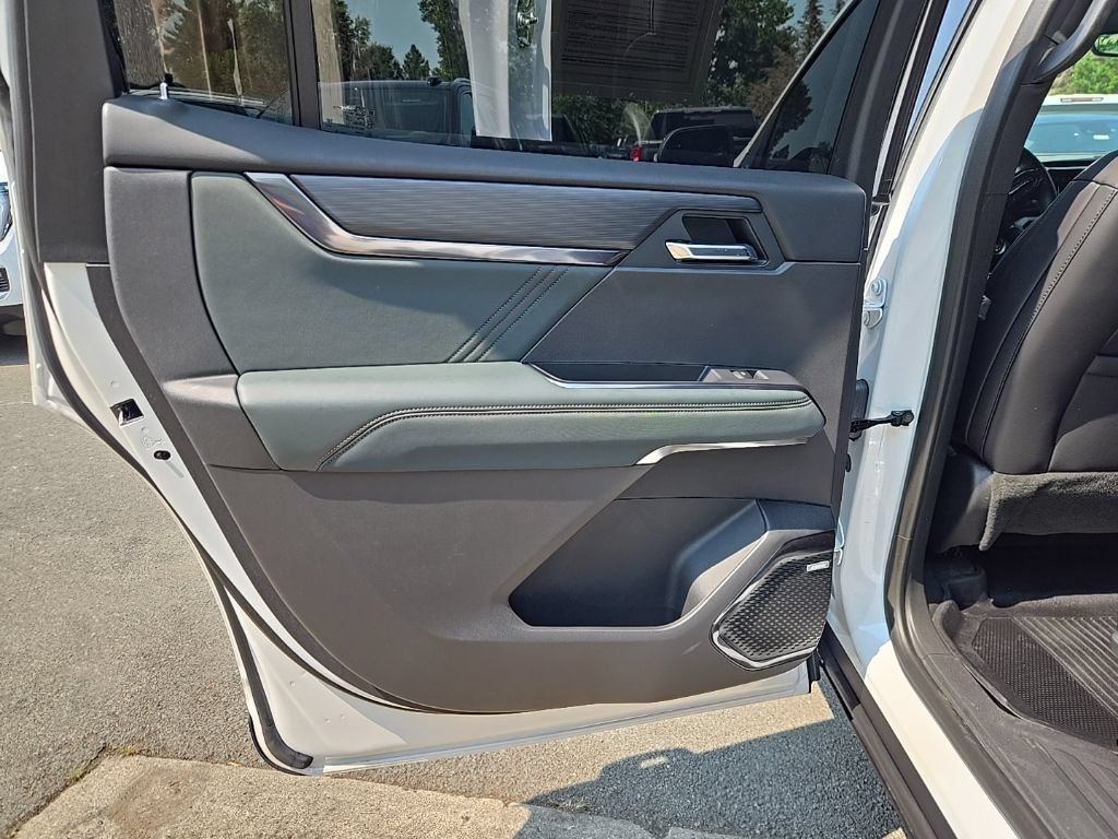 Used 2025 GMC Acadia AT4 w/ Super Cruise Package AWD/4WD image 45