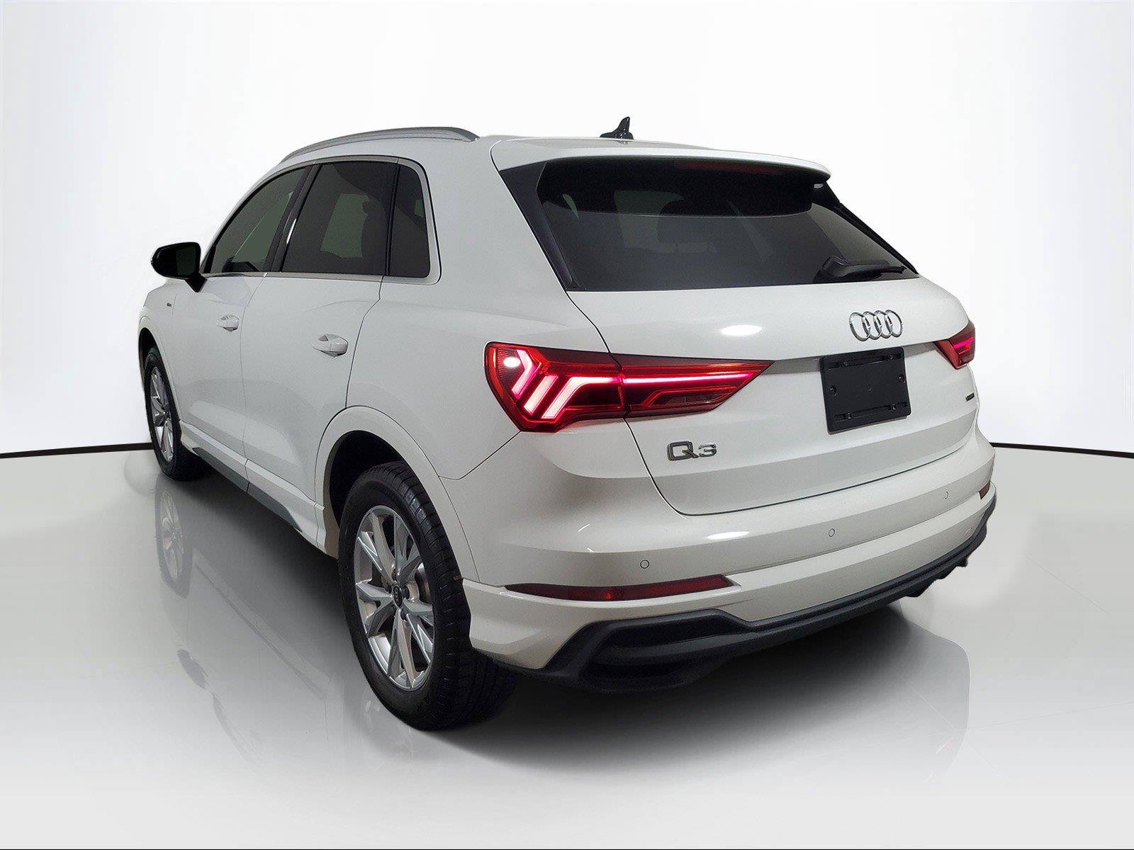 Used 2023 Audi Q3 2.0T Premium AWD/4WD image 4