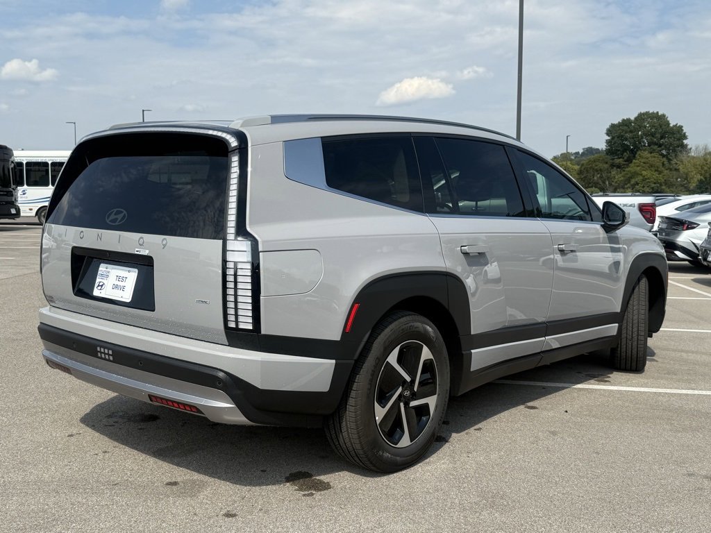 New 2026 Hyundai Ioniq 9 SE image 8