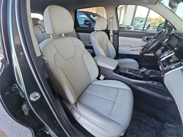 Used 2022 Kia Sorento S image 17