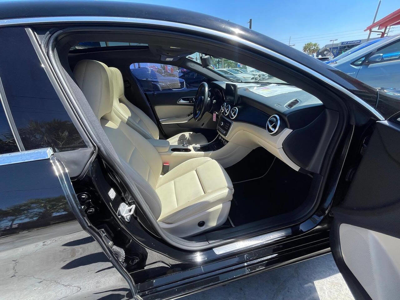 Used 2017 Mercedes-Benz CLA 250 image 17