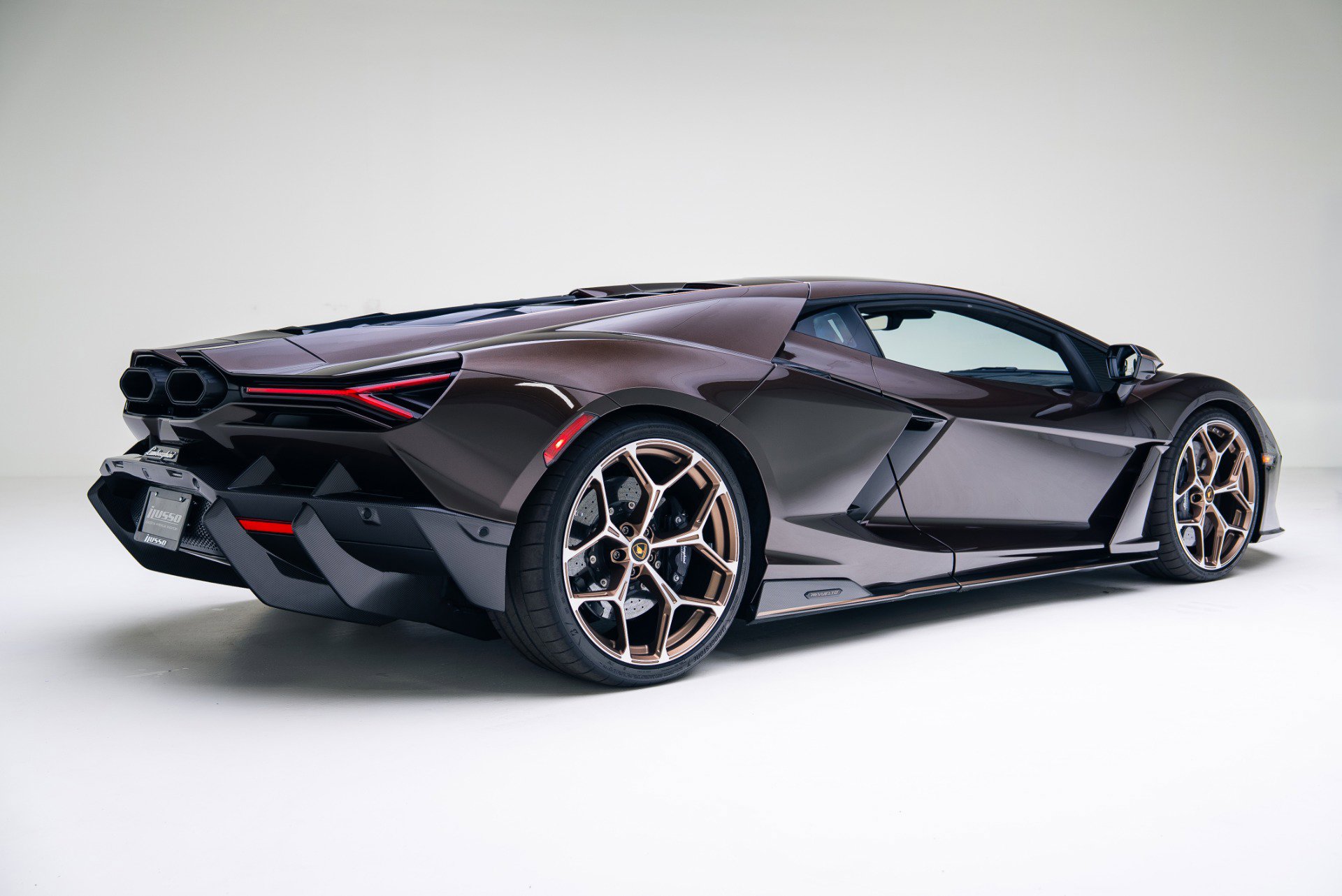 Used 2025 Lamborghini Revuelto image 5