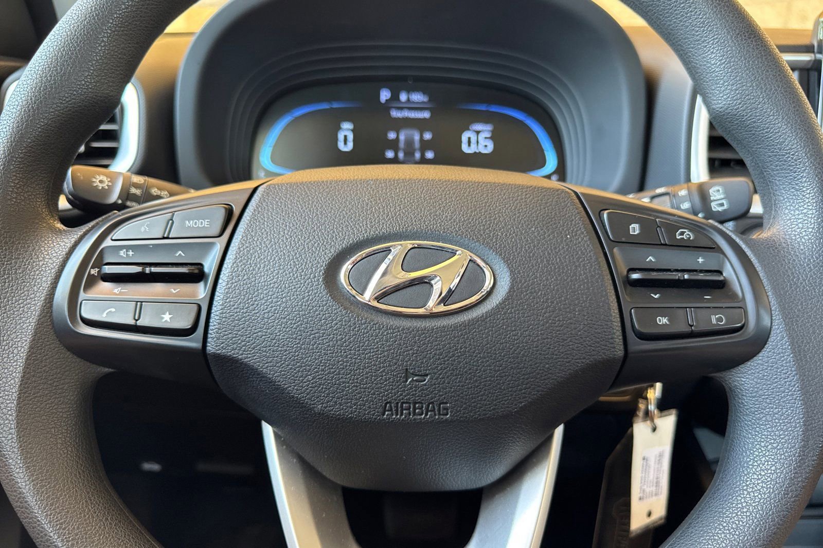 Used 2024 Hyundai Venue SE FWD image 23