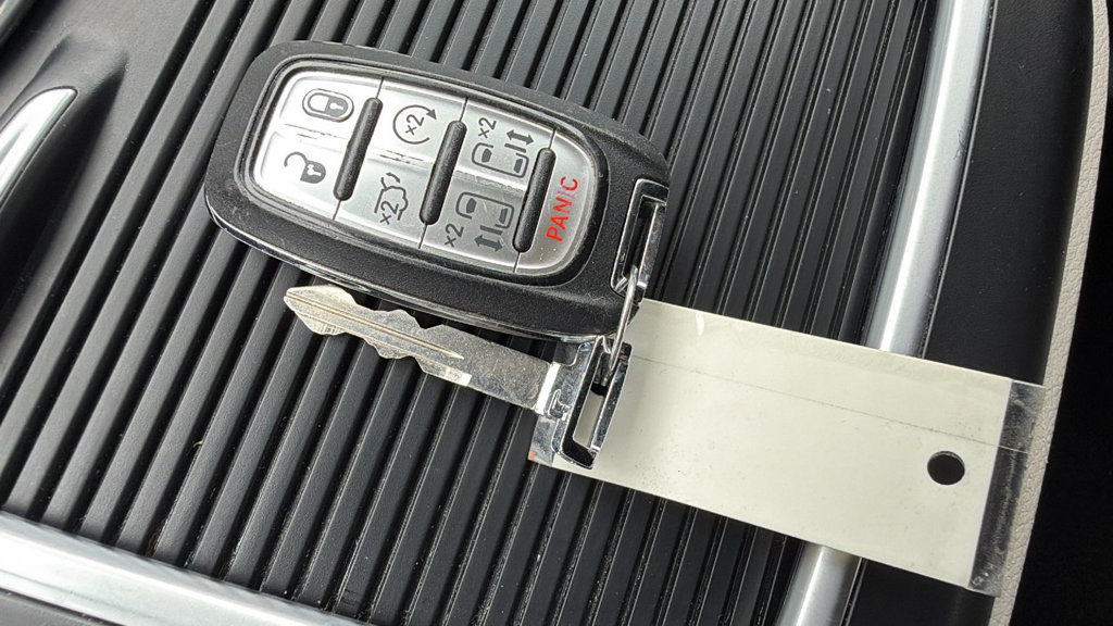 Used 2024 Chrysler Pacifica Limited FWD image 29