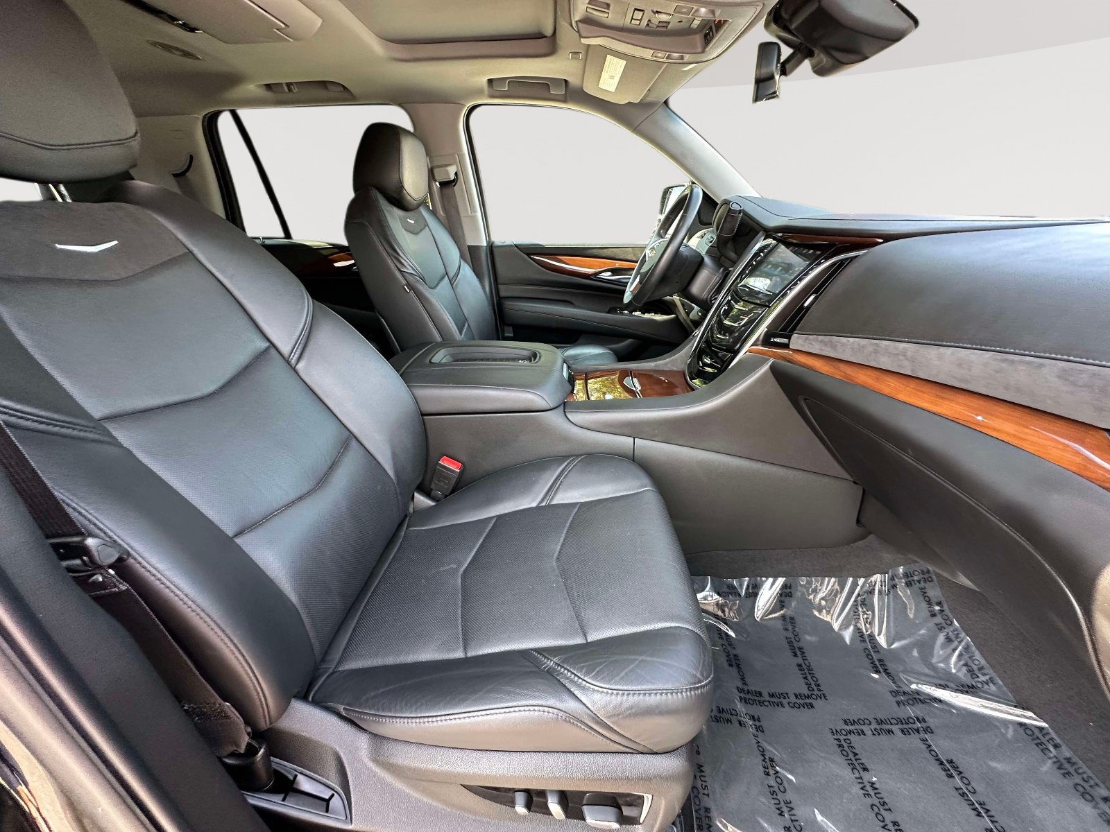 Used 2019 Cadillac Escalade Premium Luxury w/ LPO, Radiant Package AWD/4WD image 28