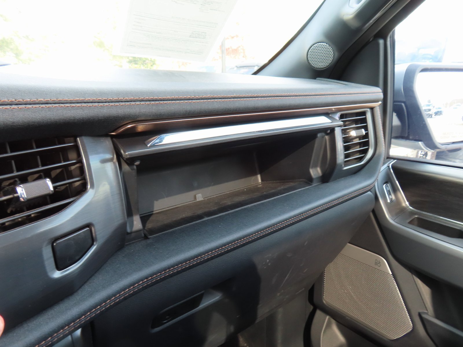 Used 2024 Ford F150 Lightning Lariat image 27