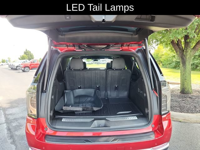 Used 2025 Chevrolet Suburban High Country AWD/4WD image 33