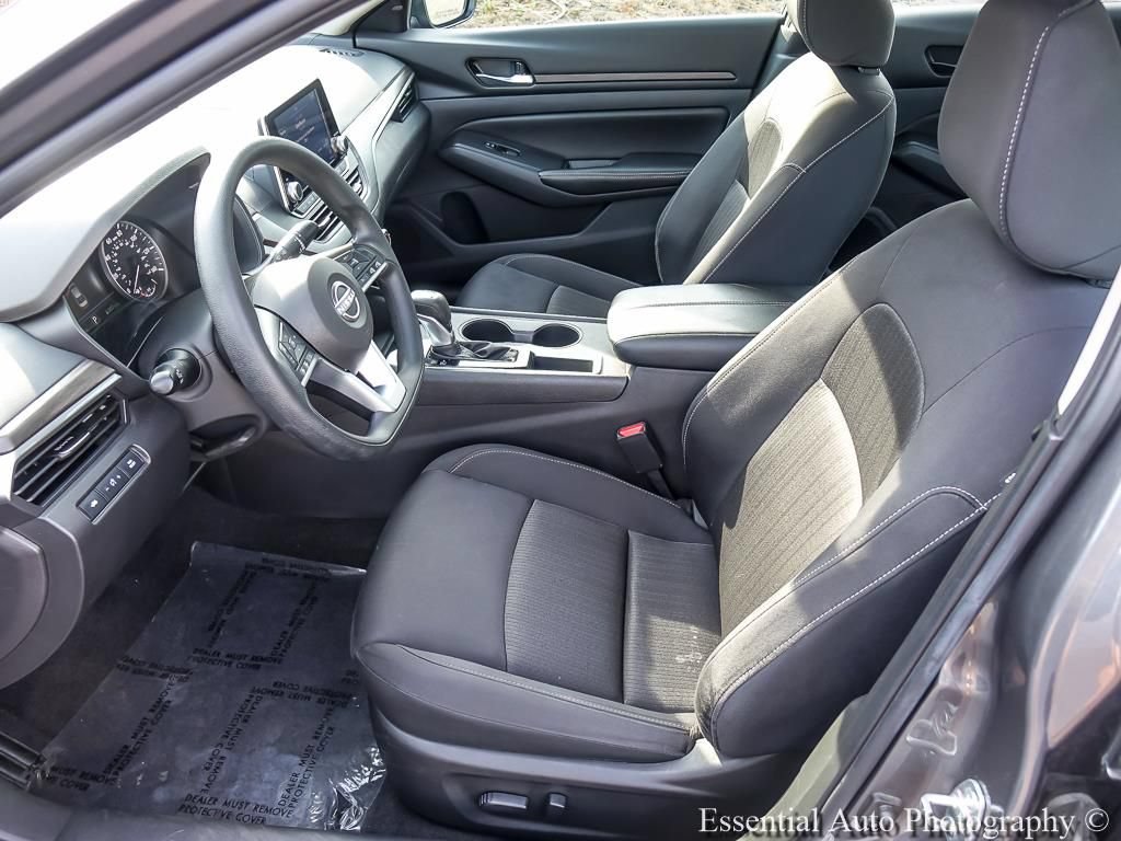 Used 2025 Nissan Altima 2.5 SV FWD image 10