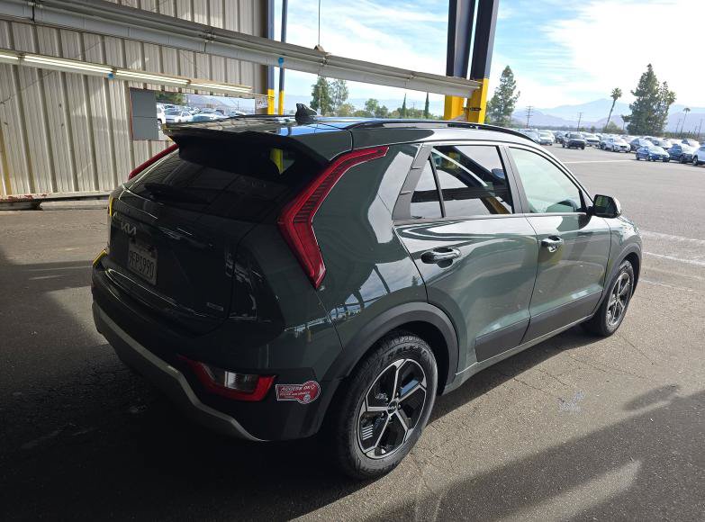 Used 2023 Kia Niro EX FWD image 2