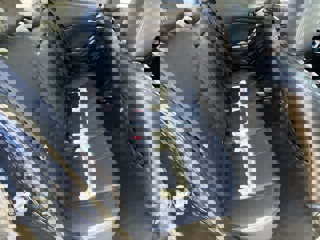 Used 2017 MAZDA MAZDA3 Touring FWD image 17