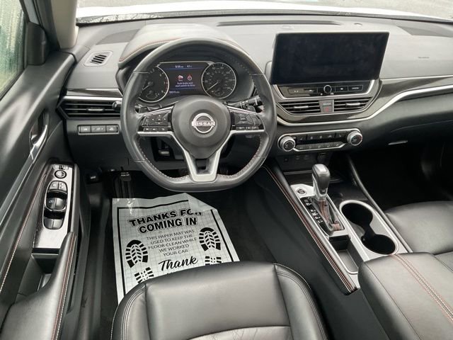 Used 2023 Nissan Altima 2.5 SR w/ SR Premium Package FWD image 8