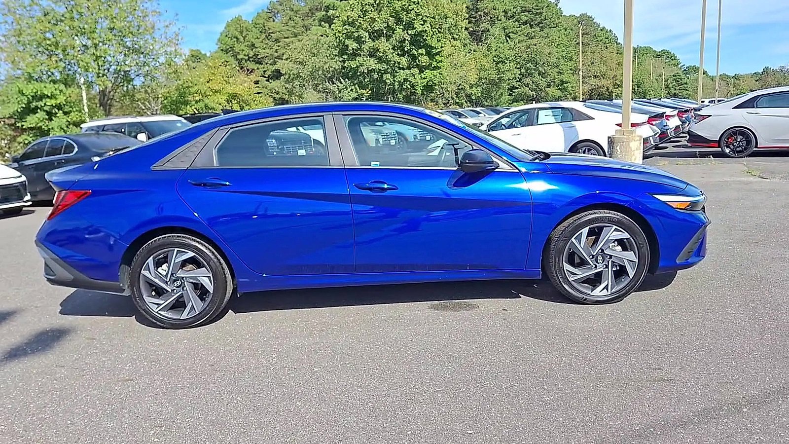 Used 2025 Hyundai Elantra Sport image 9