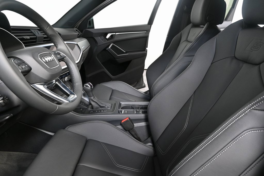 New 2025 Audi Q3 2.0T Premium image 5