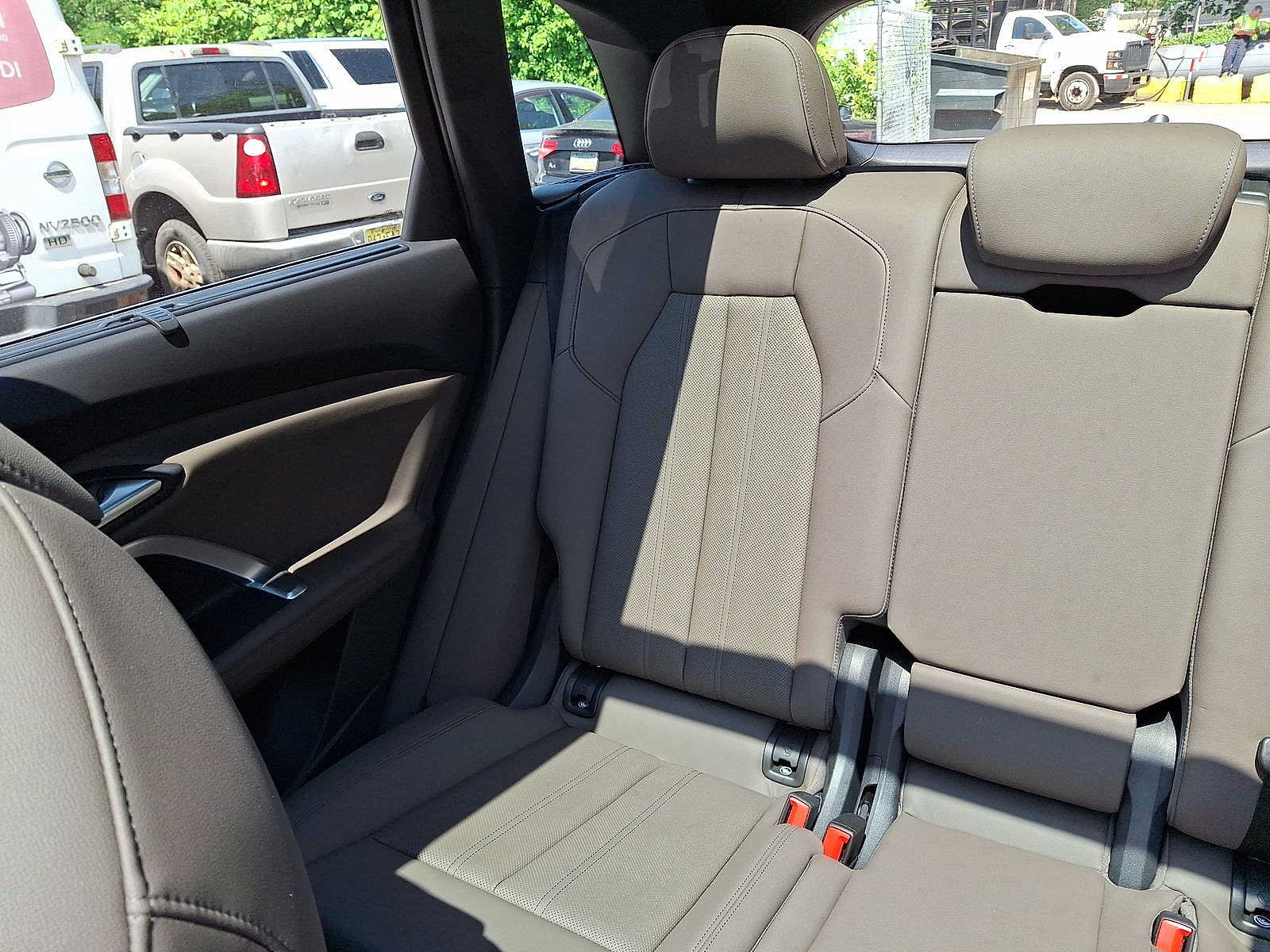 Used 2025 Audi Q5 Premium w/ Premium Plus AWD/4WD image 12