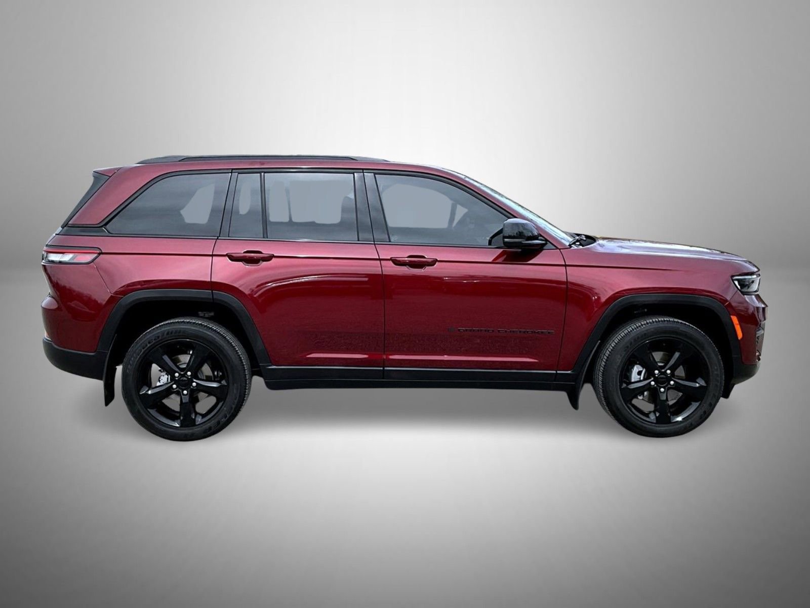 Used 2023 Jeep Grand Cherokee Altitude image 4