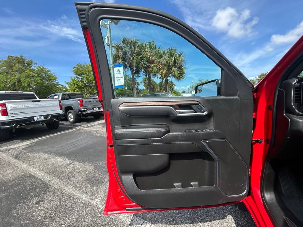 Used 2025 Chevrolet Silverado 1500 LT image 26
