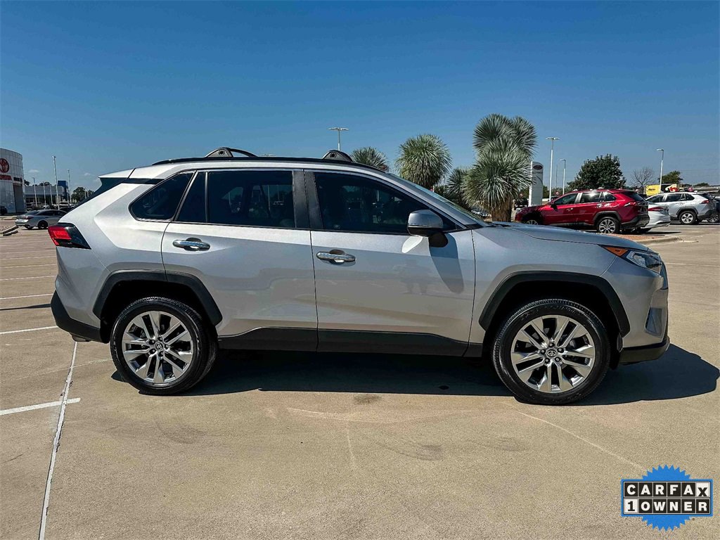 Used 2021 Toyota RAV4 Limited image 2