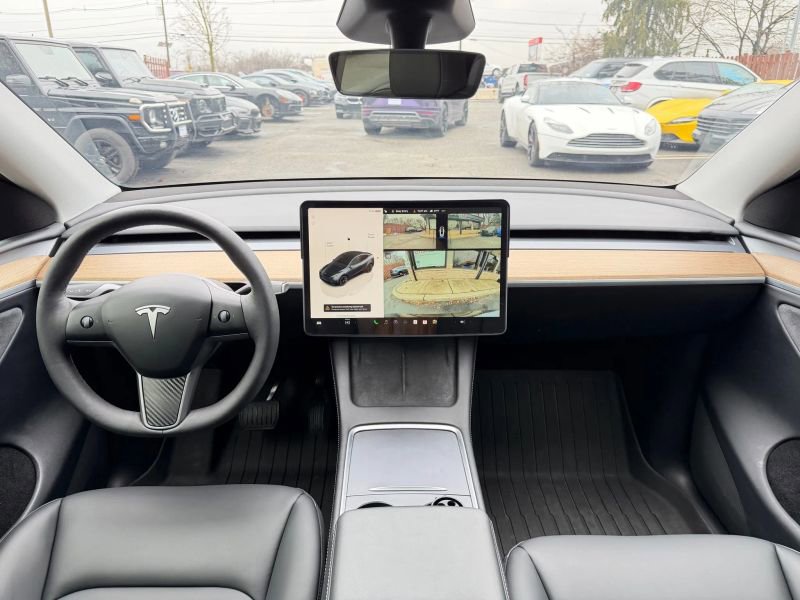 Used 2024 Tesla Model Y Long Range image 17