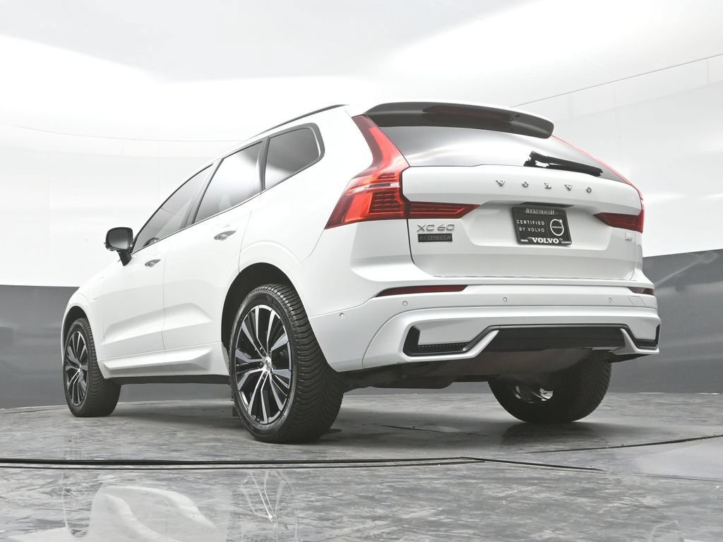 Used 2023 Volvo XC60 T8 Plus AWD/4WD image 25