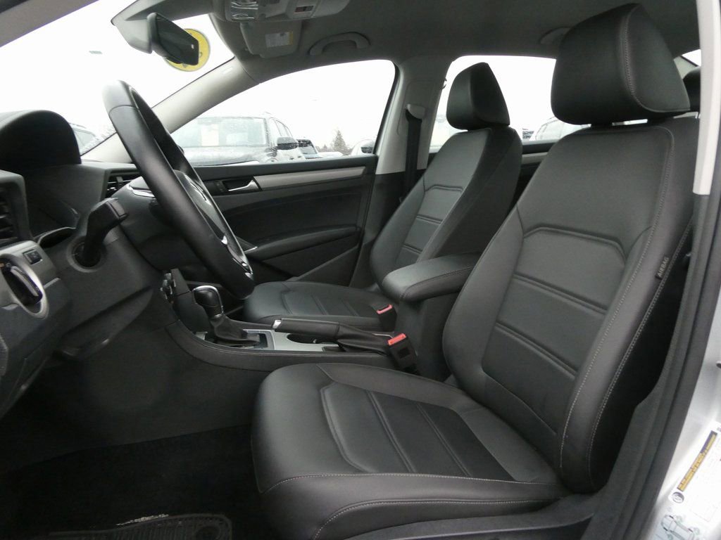 Used 2020 Volkswagen Passat 2.0T SE image 23