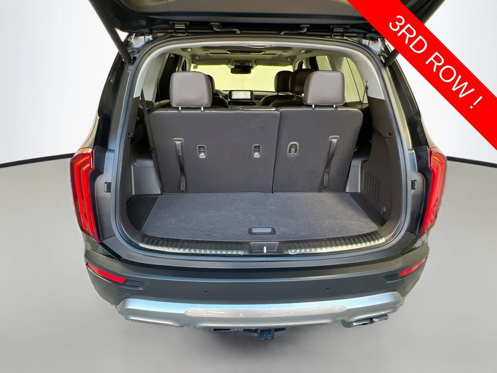 Used 2020 Kia Telluride SX w/ Towing Package FWD image 29