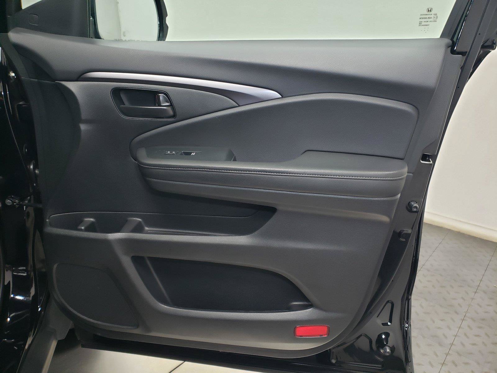 Certified 2023 Honda Passport EX-L image 37