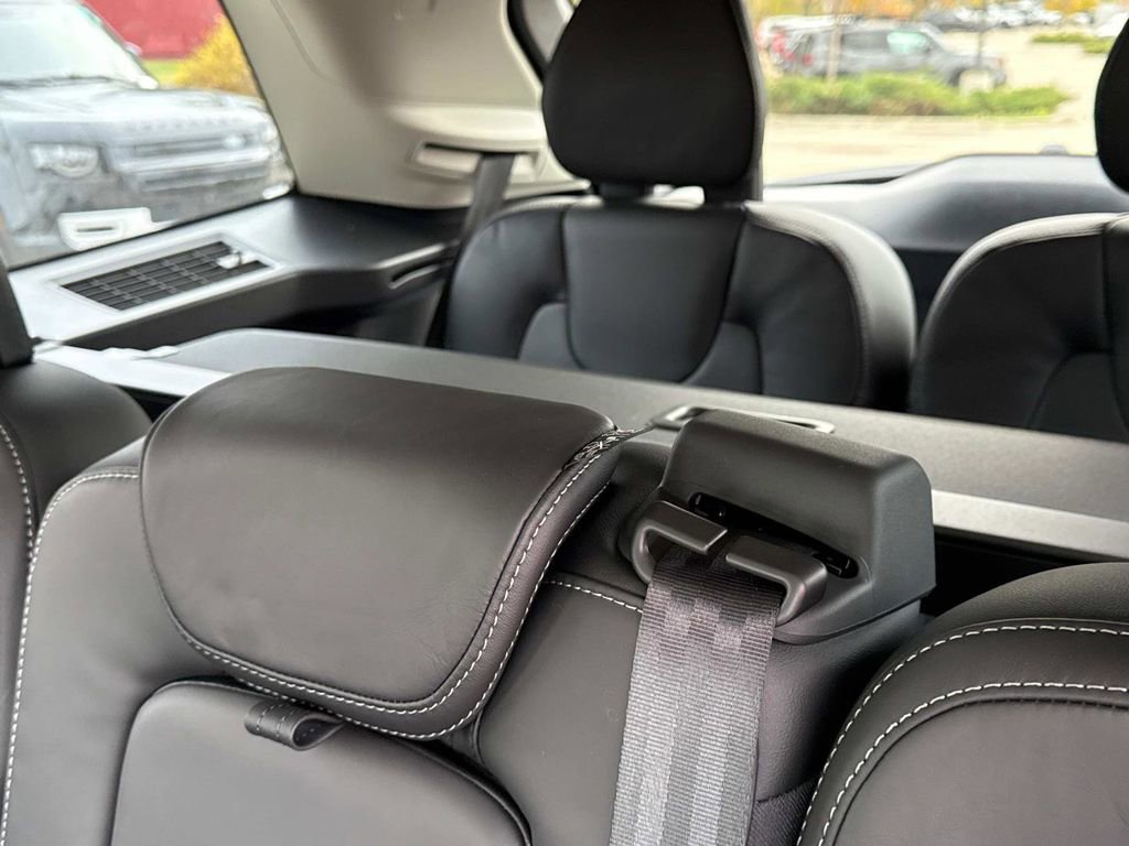 New 2026 Volvo XC90 B6 Ultra w/ Protection Package AWD/4WD image 16