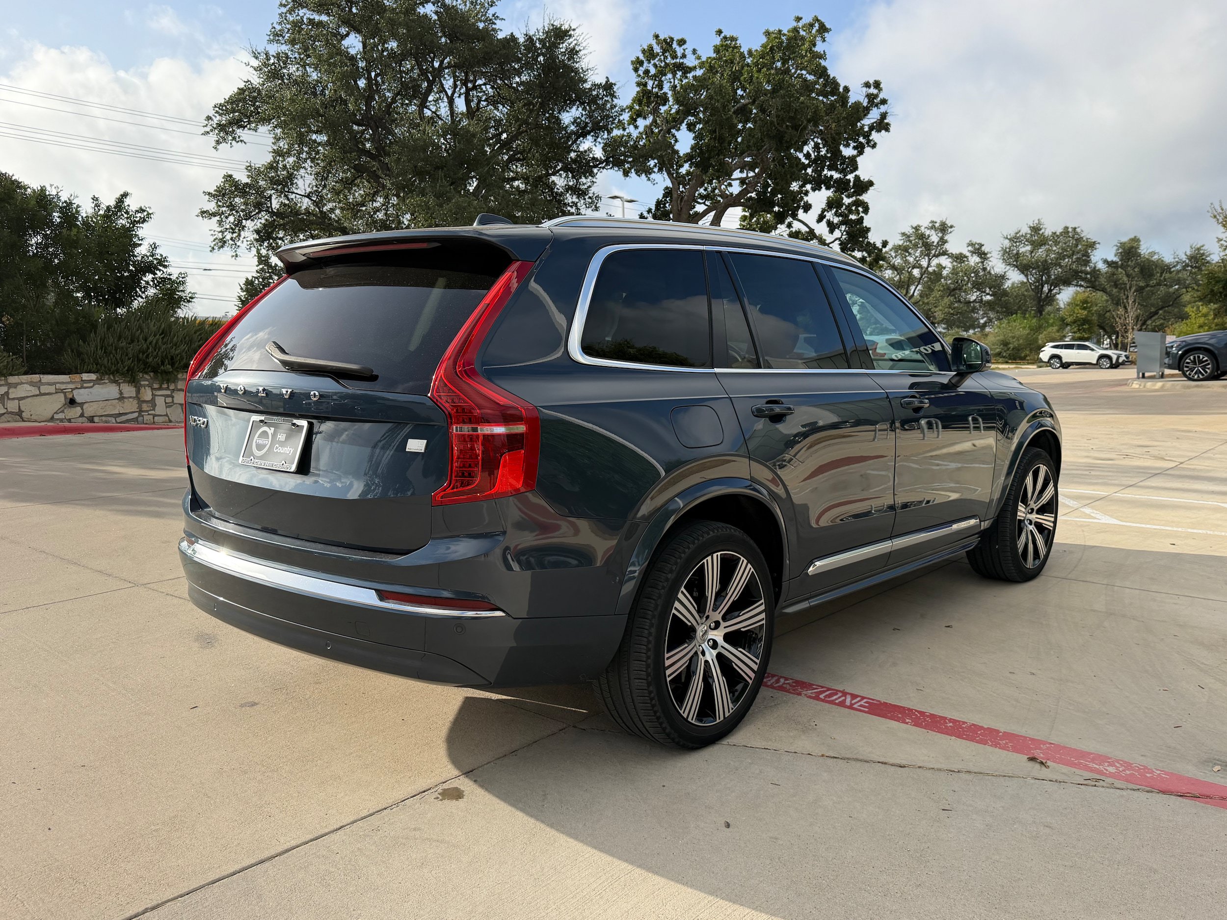 Certified 2024 Volvo XC90 T8 Plus AWD/4WD image 6