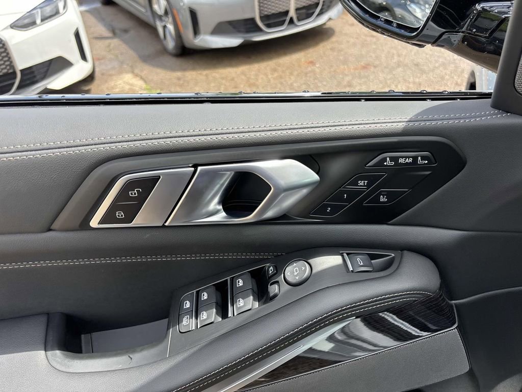 New 2026 BMW X7 xDrive40i w/ M Sport Package image 12