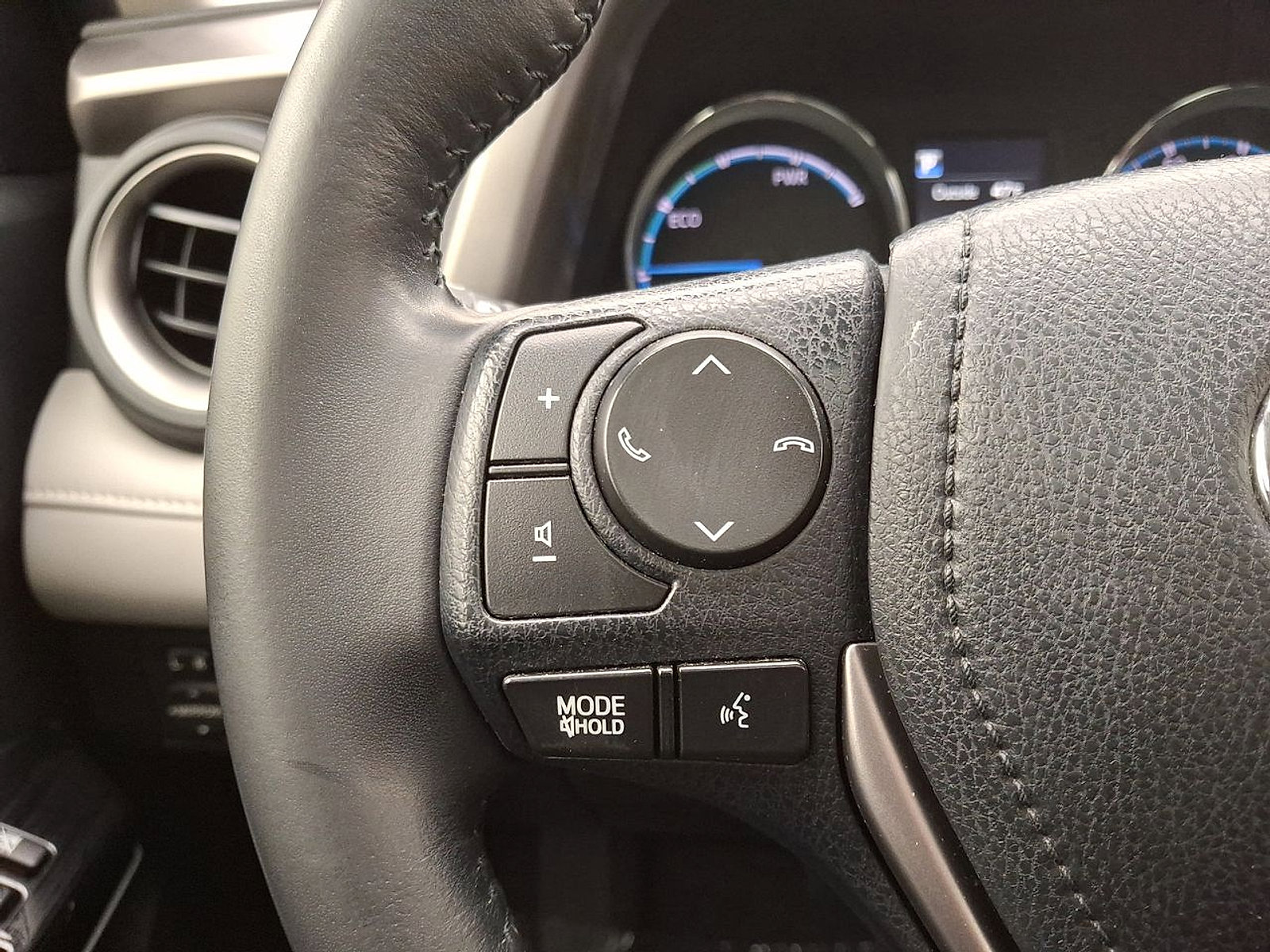 Certified 2018 Toyota RAV4 Limited image 17