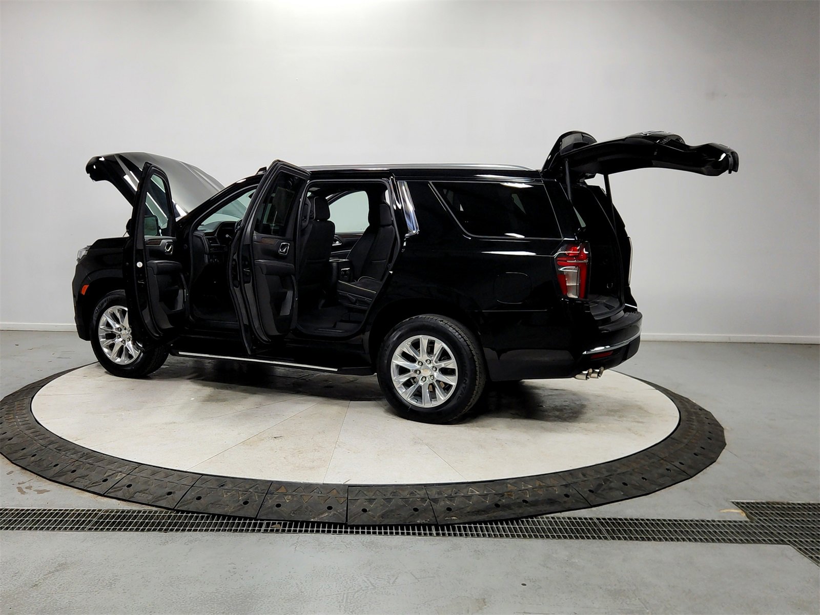 Used 2024 Chevrolet Tahoe Premier image 12