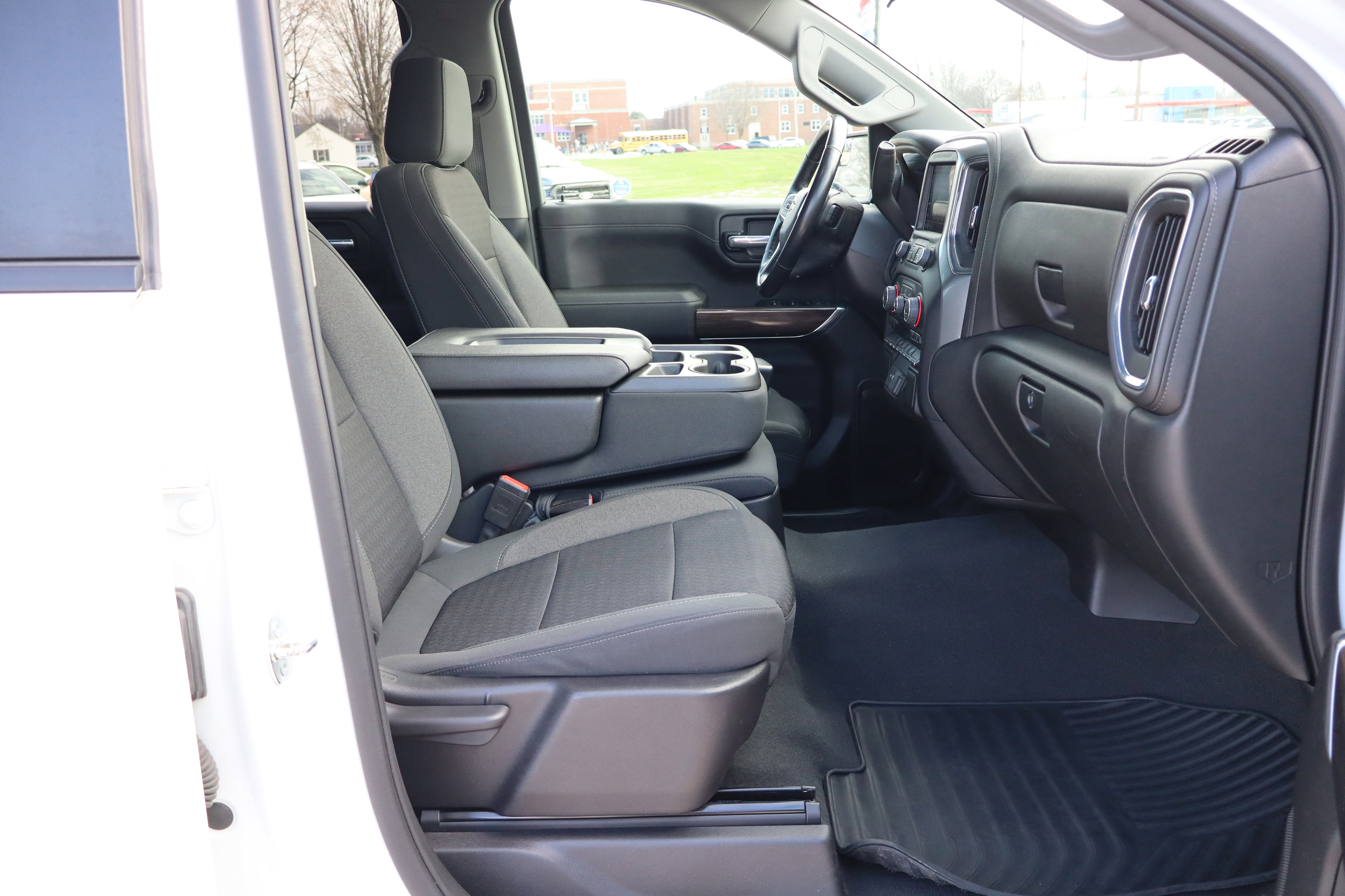 Used 2022 Chevrolet Silverado 1500 LT image 13