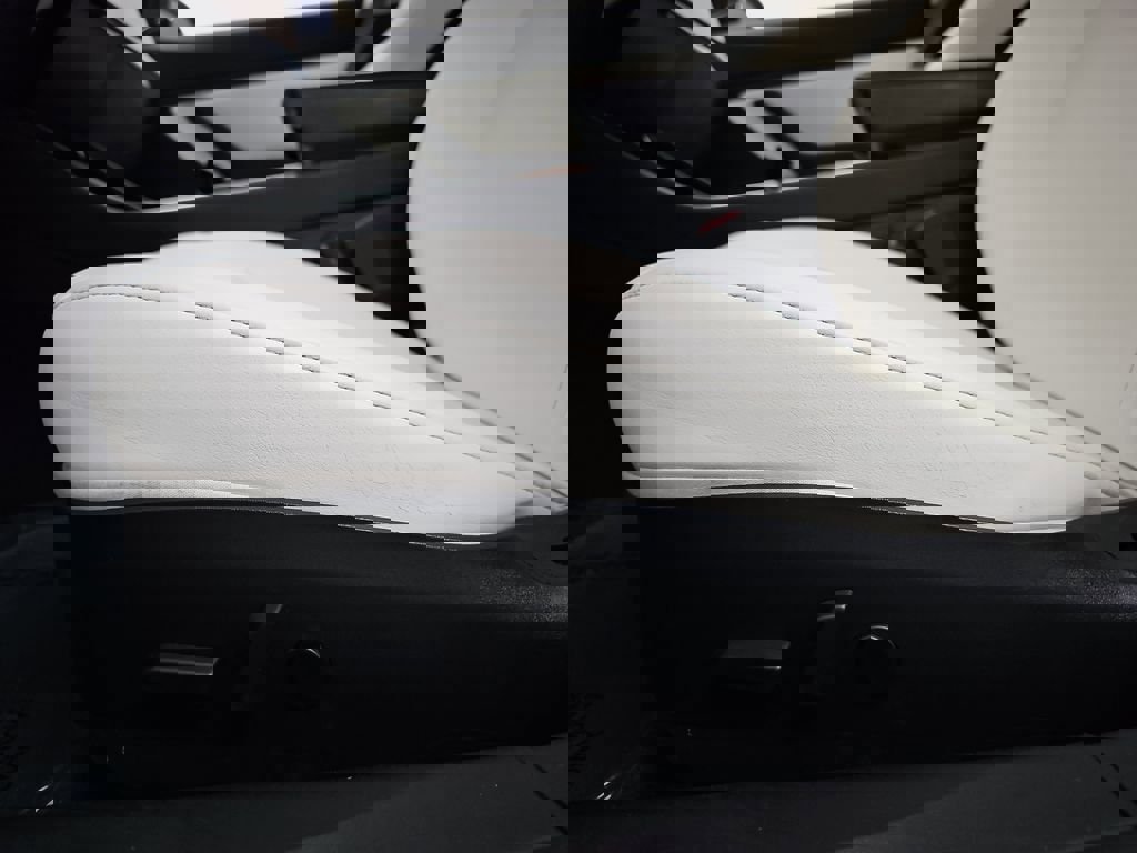 Used 2018 Tesla Model 3 Long Range image 29