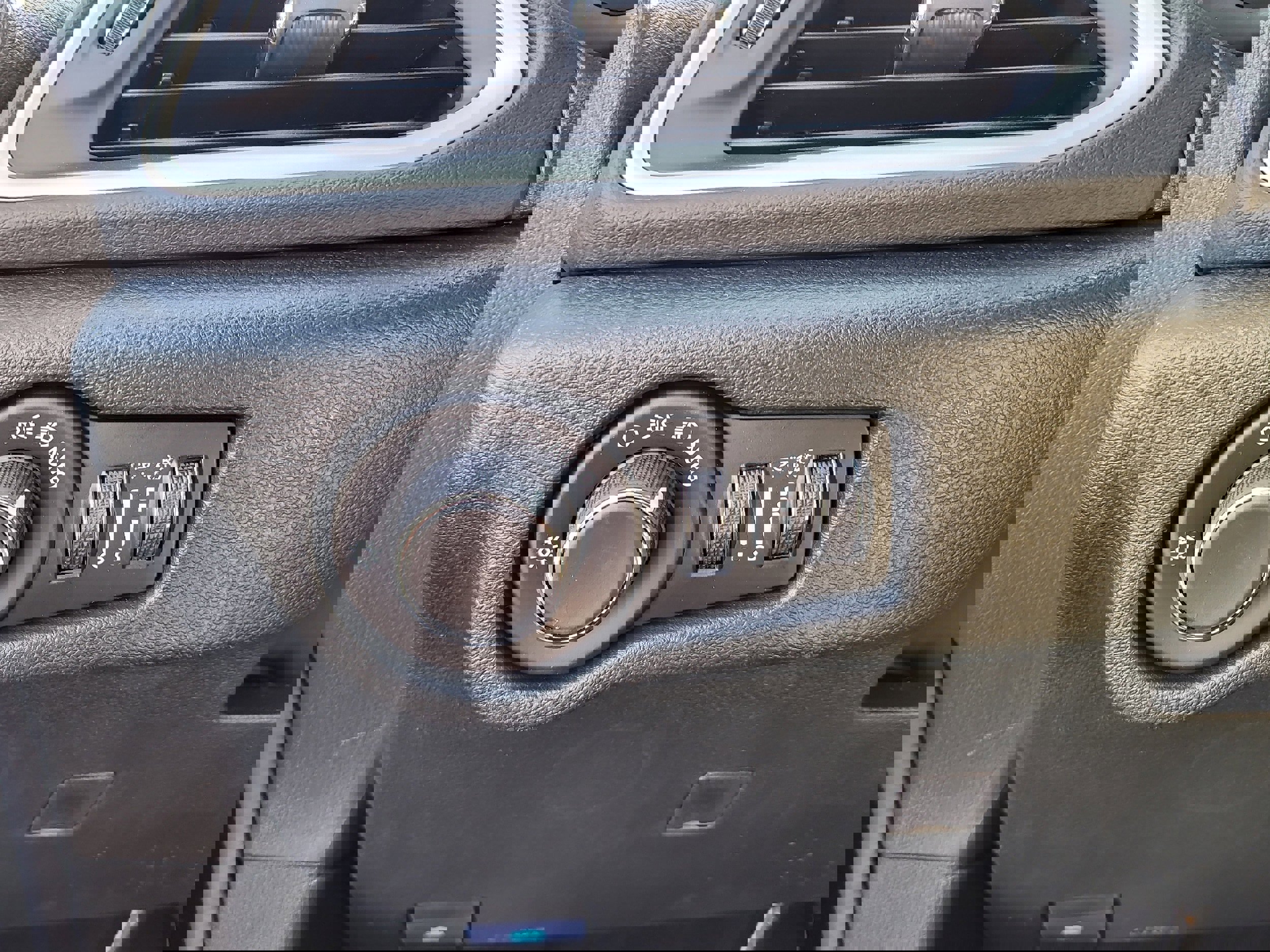 New 2026 Chrysler Voyager LX image 23