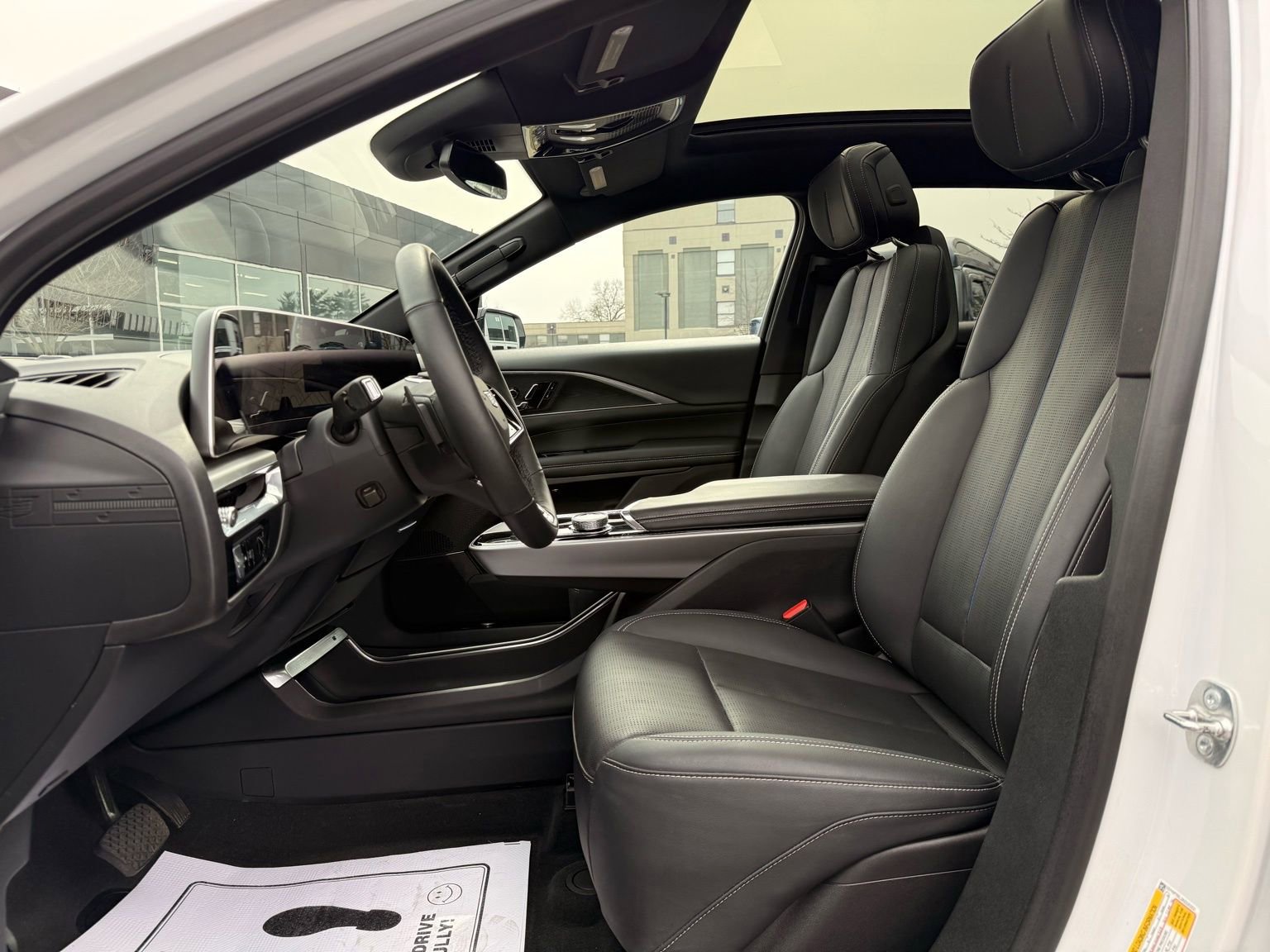 Used 2024 Cadillac Lyriq Sport image 41