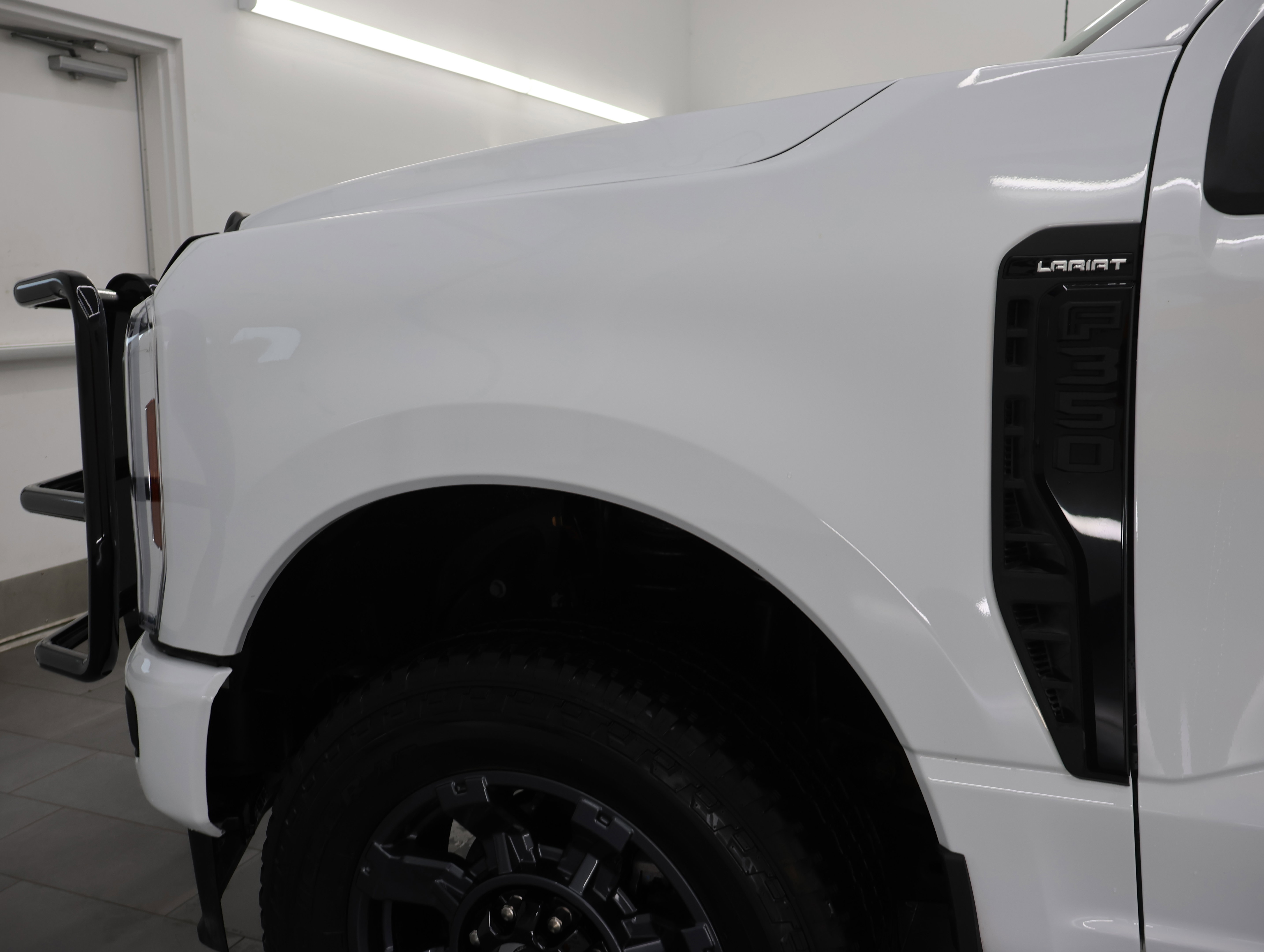 Used 2024 Ford F350 Lariat w/ Sport Appearance Package AWD/4WD image 38