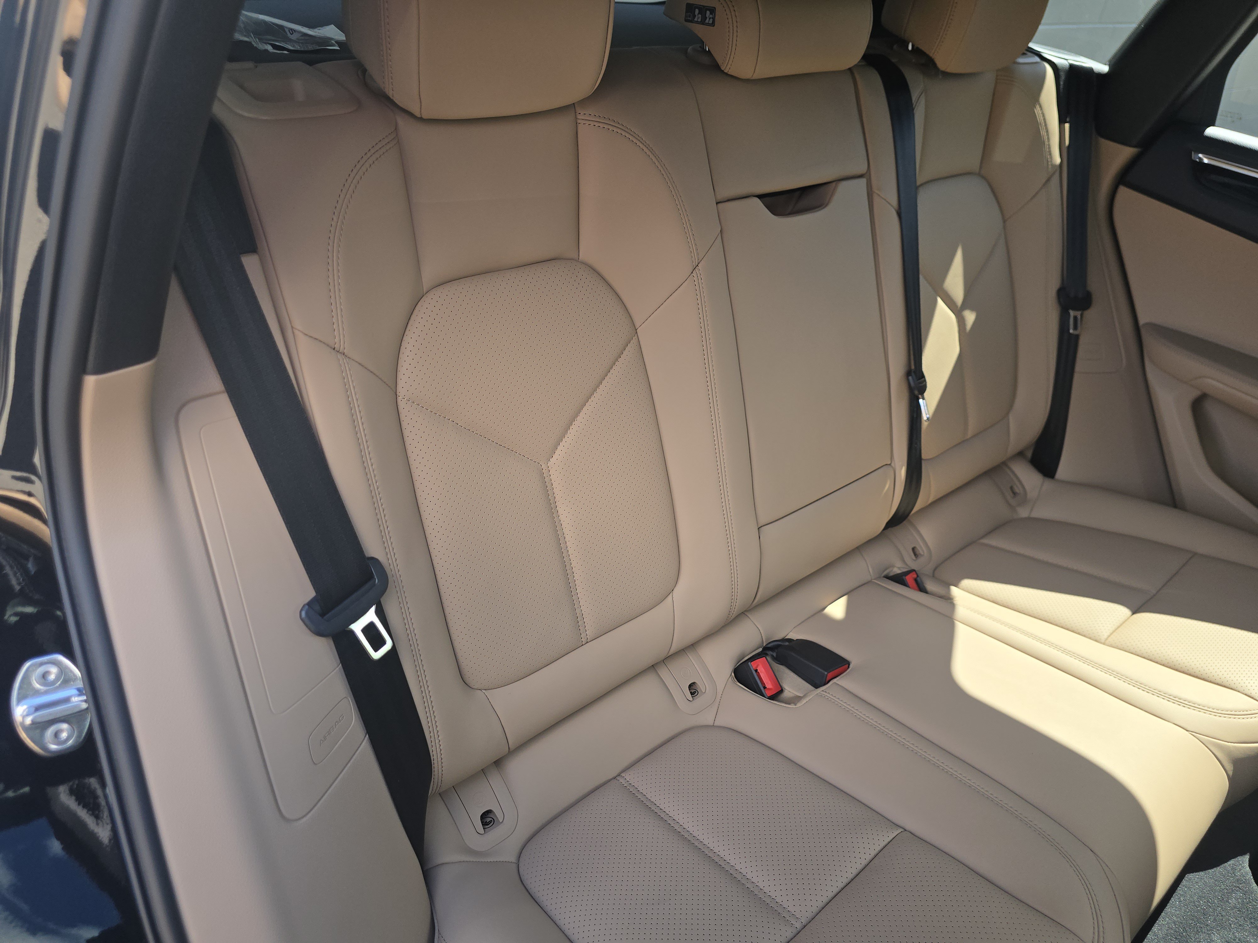 New 2026 Porsche Macan AWD/4WD image 21