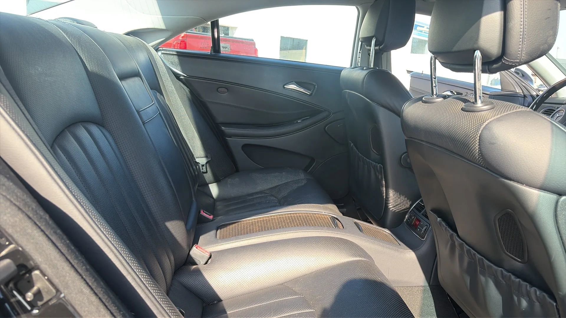 Used 2010 Mercedes-Benz CLS 550 image 36