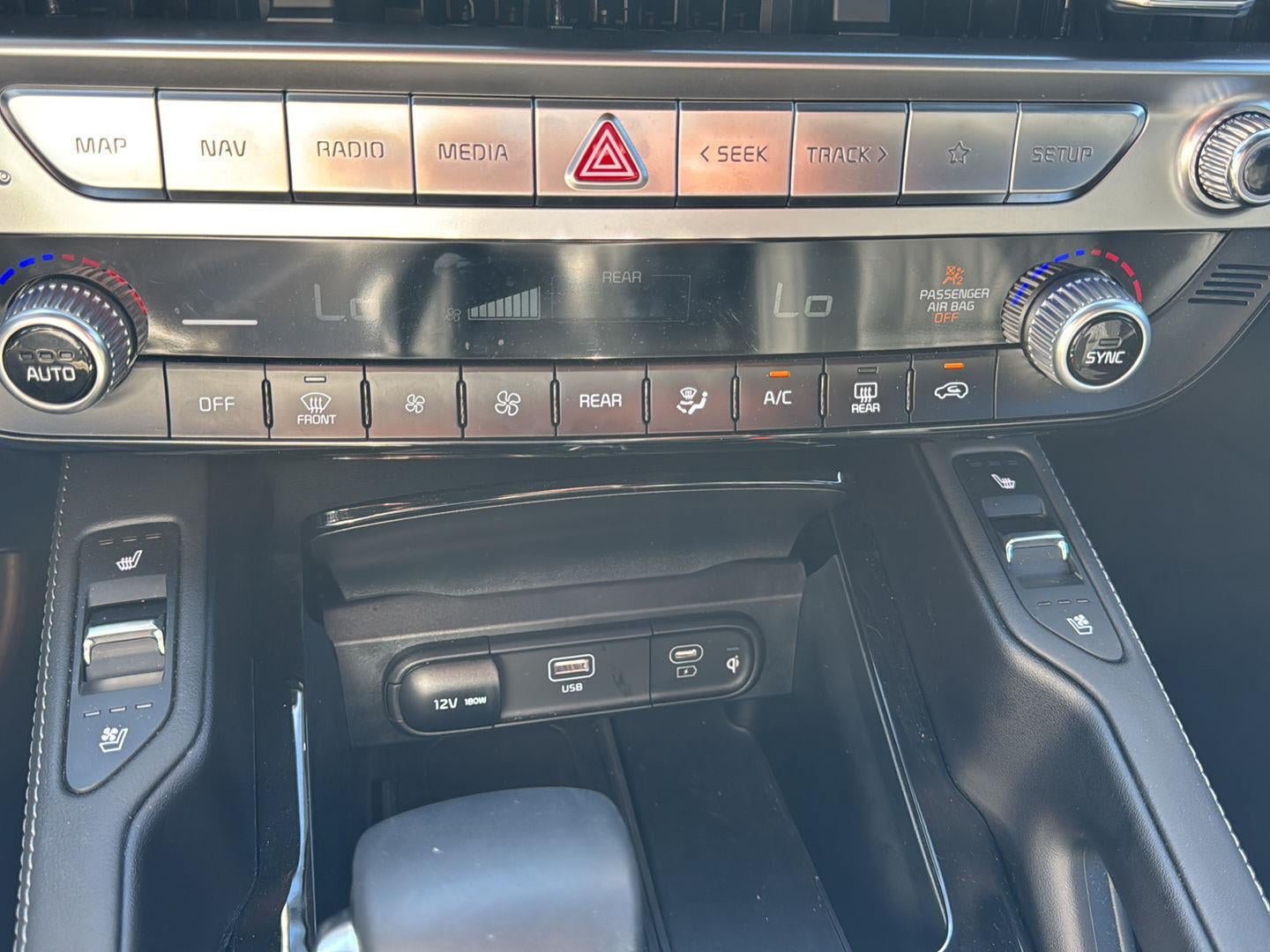 Used 2025 Kia Telluride AWD image 34